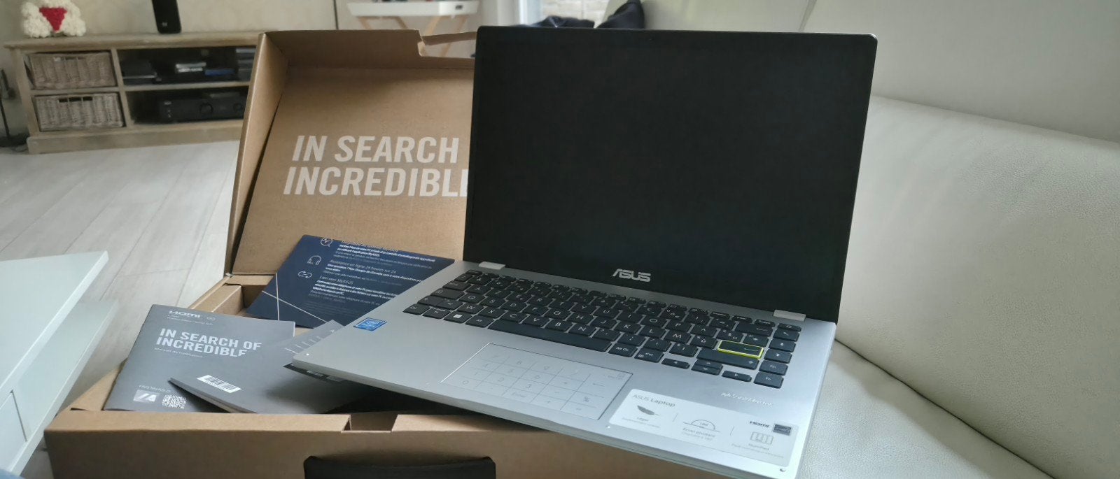 Asus laptop E410 m, Informatique & Logiciels, Chargeurs d'ordinateur portable, Enlèvement