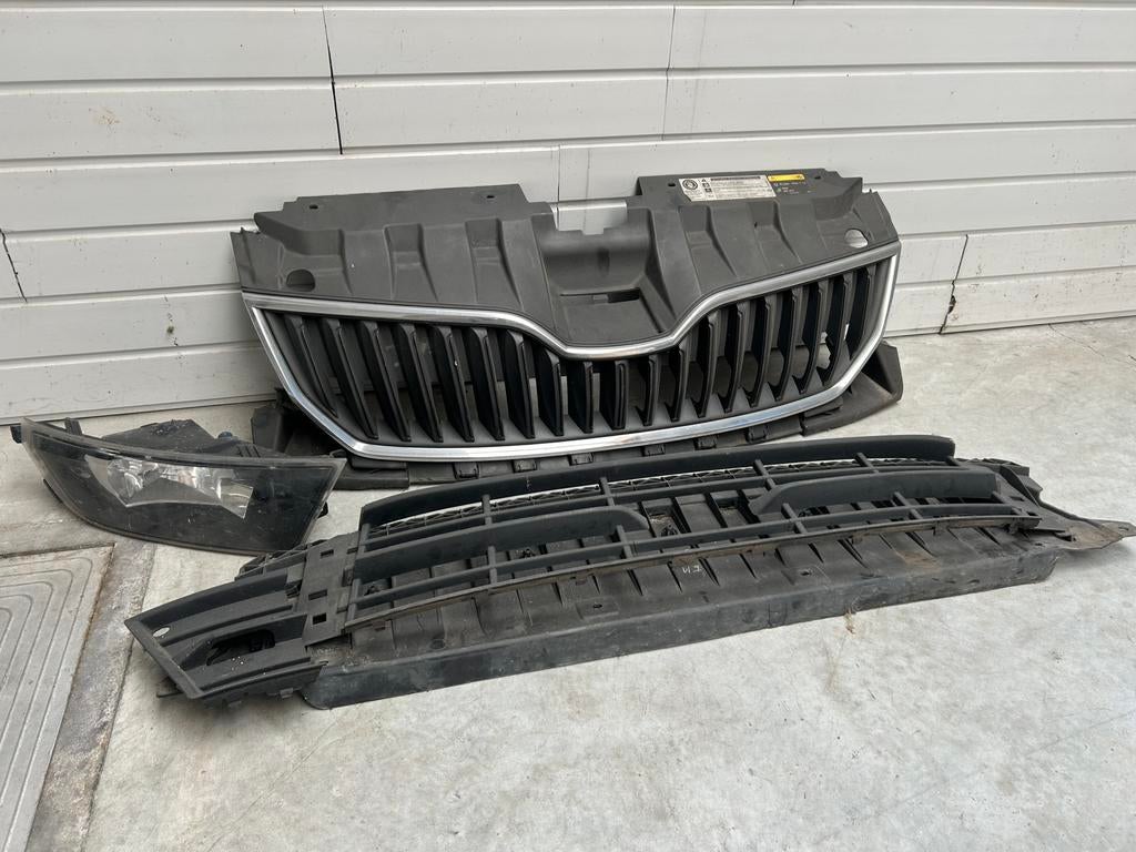 Skoda fabia 3 gril vooraan en mistlamp, Auto-onderdelen, Ophalen, Gebruikt, Voor, Skoda