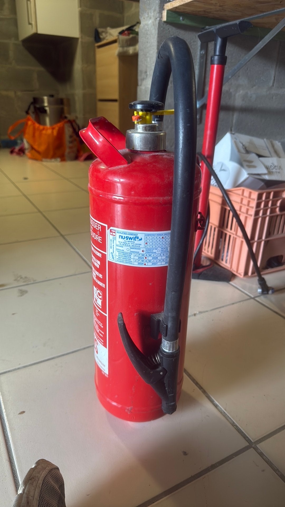 Brandblusser, Ophalen, Zo goed als nieuw, Brandblusser