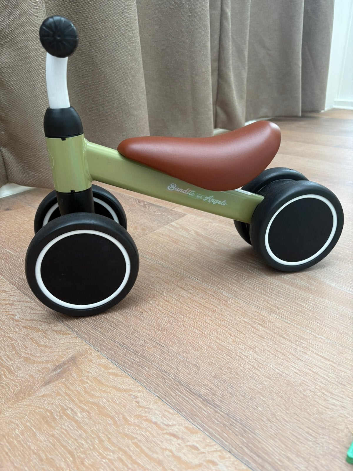 Loopfiets jongen Bandits and Angels, Kinderen en Baby's, Speelgoed | Buiten | Voertuigen en Loopfietsen, Ophalen, Zo goed als nieuw