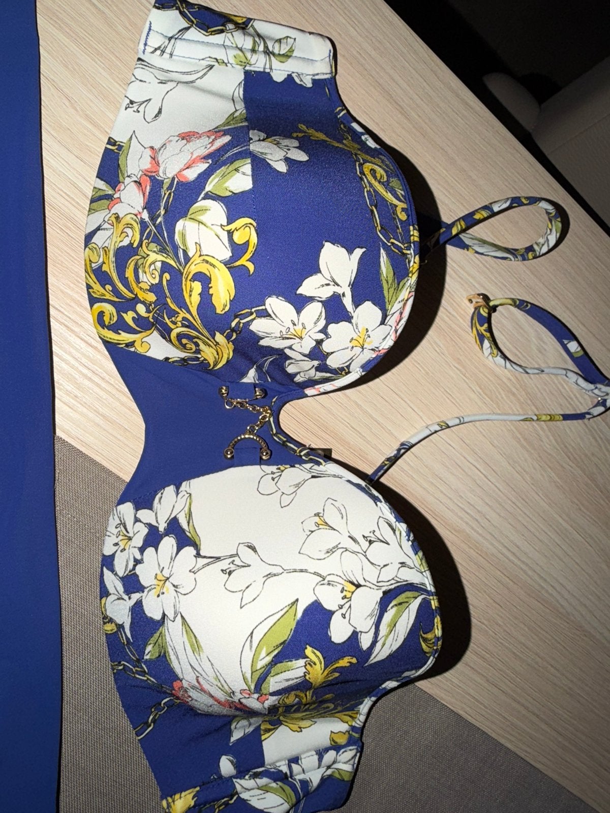 Strapless bikini 80:95 C lise charmel, Enlèvement, Bikini