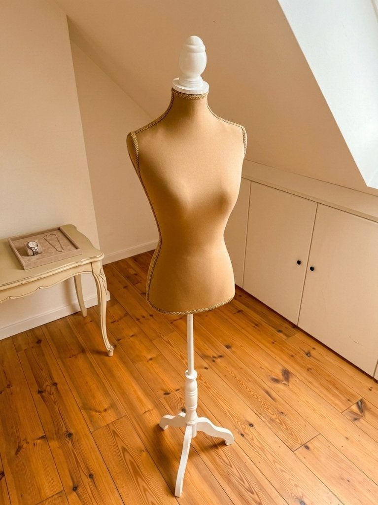 Paspop / Mannequin op houten voet – Zo goed als nieuw, Hobby en Vrije tijd, Ophalen, Zo goed als nieuw, Paspop