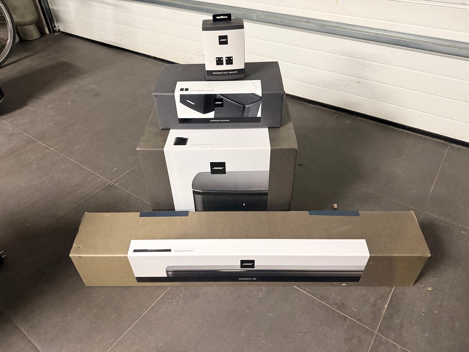 Bose soundbar 700 + bass module 700 + surround speakers, Ophalen, Zo goed als nieuw