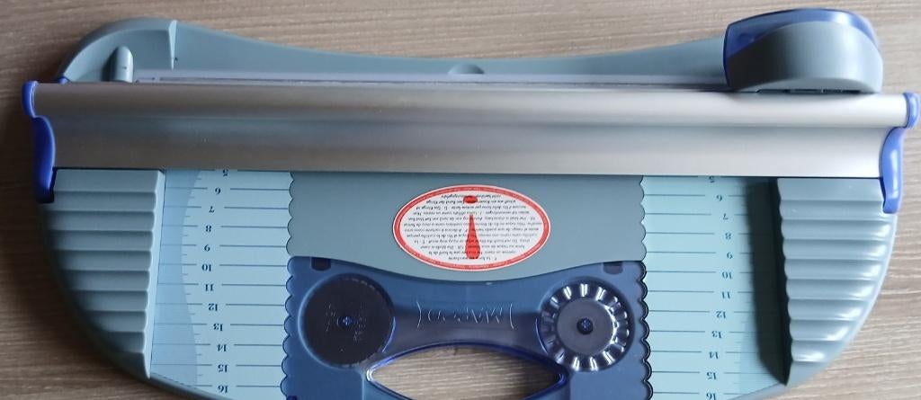 Maped papiersnijder Muti-Cut A4 izgs, Hobby en Vrije tijd, Ophalen, Zo goed als nieuw