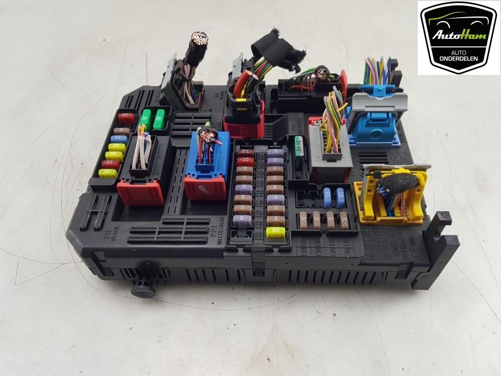 ZEKERINGKAST Opel Corsa F (UB / UH / UP) (01-2019/-), Gebruikt, Opel