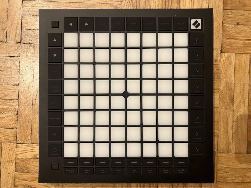 Novation Launchpad Pro MK3, Muziek en Instrumenten, Midi-apparatuur, Ophalen of Verzenden, Zo goed als nieuw