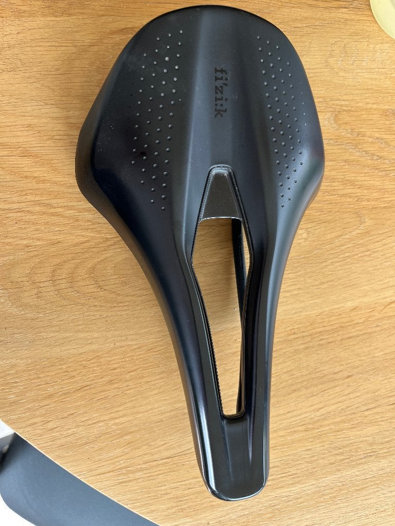 Carbon zadel Fizik tempo argo R3, Fietsen en Brommers, Ophalen, Zadel, Carbon
