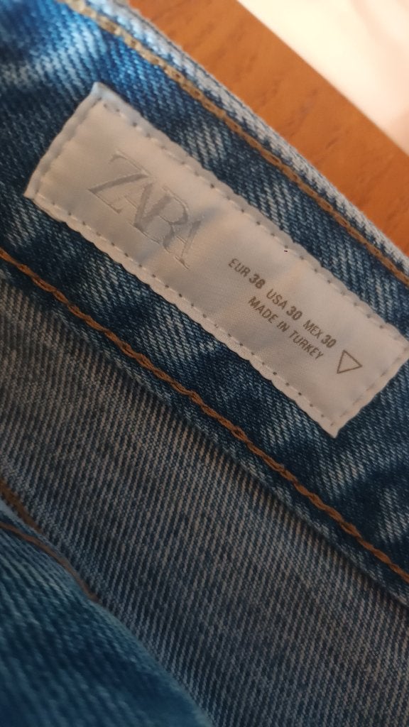 Pantalon zara, Enlèvement