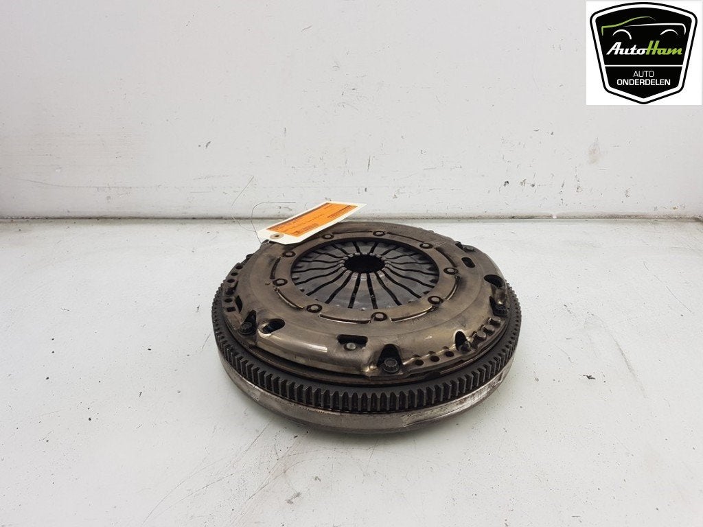 VOLANT MOTEUR BI-MASSE Volkswagen Golf VII Variant (AUVV), Autos : Pièces & Accessoires, Utilisé, Volkswagen