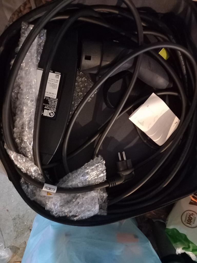 Câble de recharge de type 2 et 3. Mercedes d'origine., Autos : Pièces & Accessoires, Électronique & Câbles, Mercedes-Benz, Utilisé