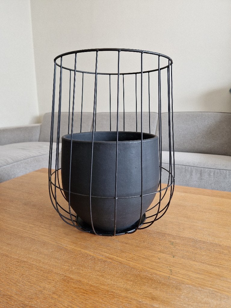 bloempot met metalen frame, Ophalen, Gebruikt