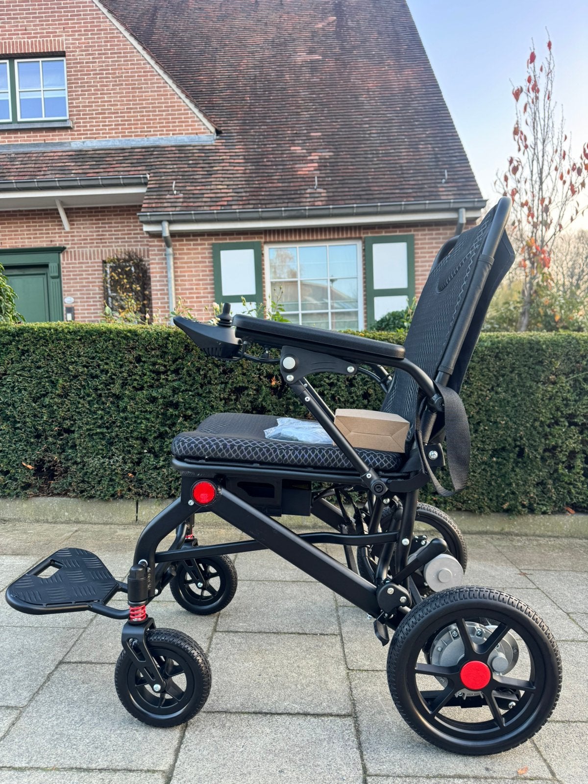 Fauteuil de voyage Chaise électrique etat neuf tres lège, Enlèvement ou Envoi, Pliant, Comme neuf, Fauteuil roulant électrique