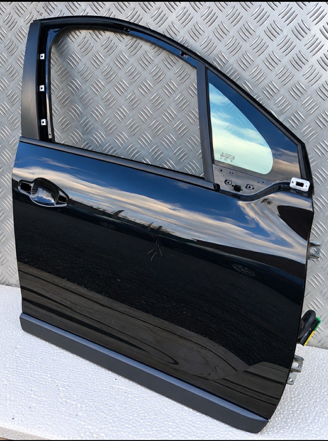 Porte Avant Droite de Peugeot 2008 noir Perla nera KTV, Autos : Pièces & Accessoires, Enlèvement ou Envoi, Avant, Peugeot, Porte