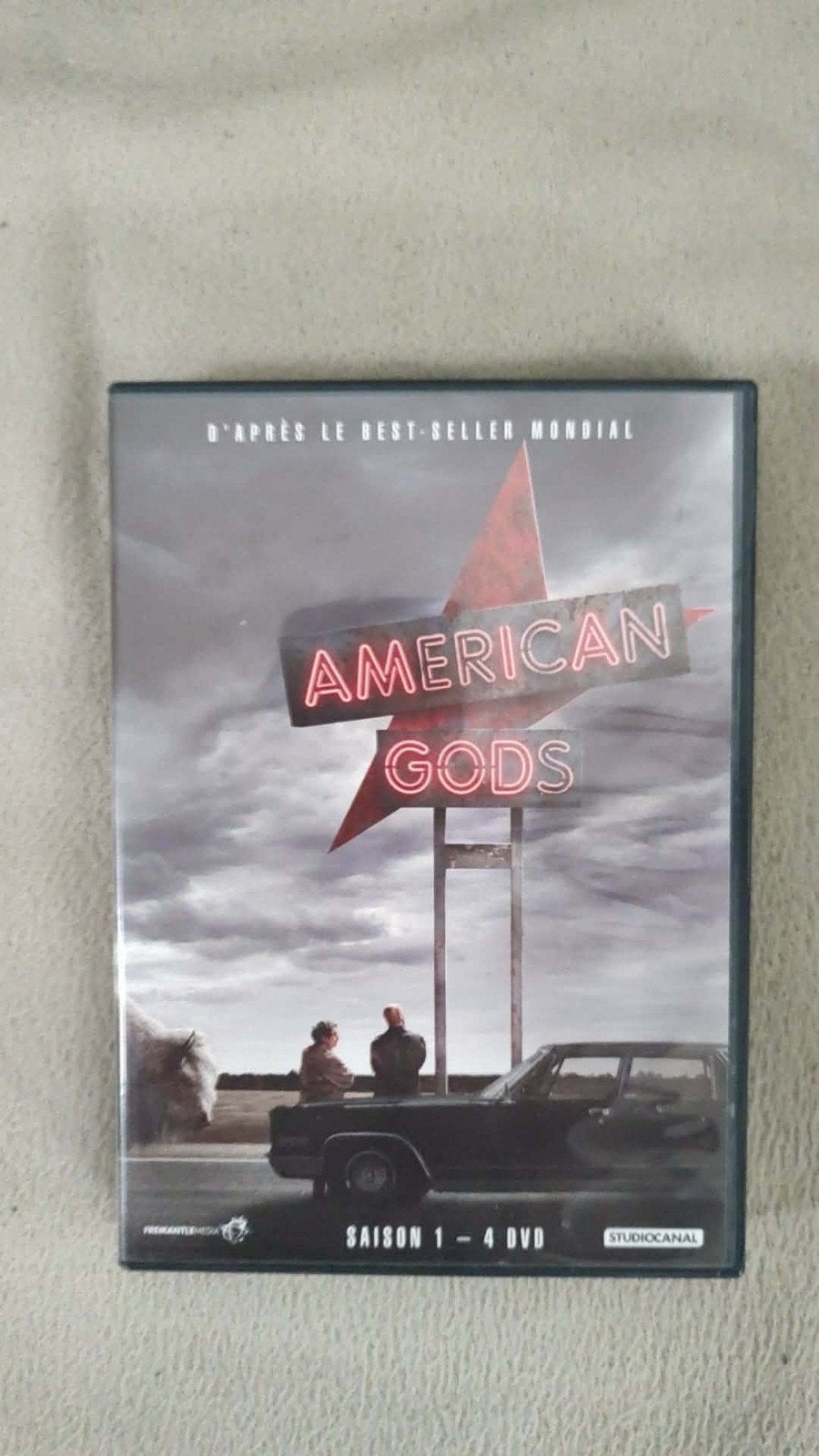 La série complète de la saison 1 d'American God sur 4 DVD., CD & DVD, DVD | TV & Séries télévisées, Enlèvement ou Envoi, Comme neuf
