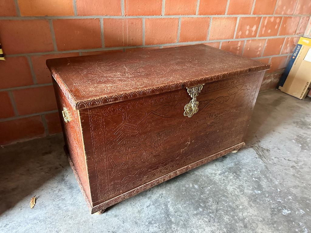 Oosterse houten koffer, Ophalen