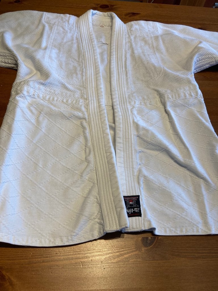 Kimono-jas + riem, Sport en Fitness, Vechtsporten en Zelfverdediging, Ophalen of Verzenden, Gebruikt