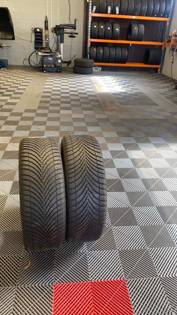 225/45/19-96w kumho per  stuk 60 eur zomer banden, Ophalen