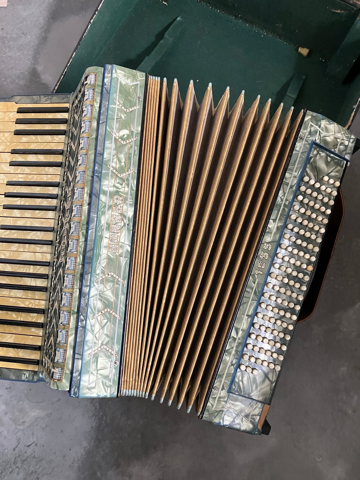 Accordeon Hohner 1055, Musique & Instruments, Accordéons, Avec valise, Enlèvement, Utilisé, 120 basses