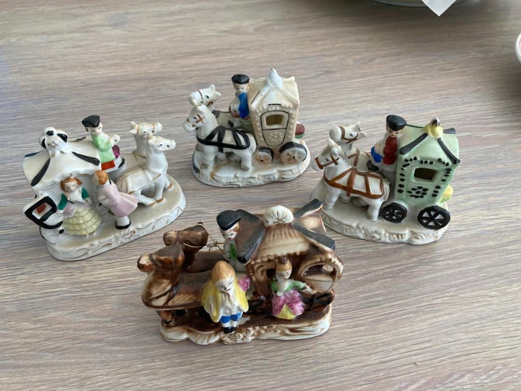 Figurines de calèche en céramique vintage, Collections, Statues & Figurines, Comme neuf, Enlèvement ou Envoi