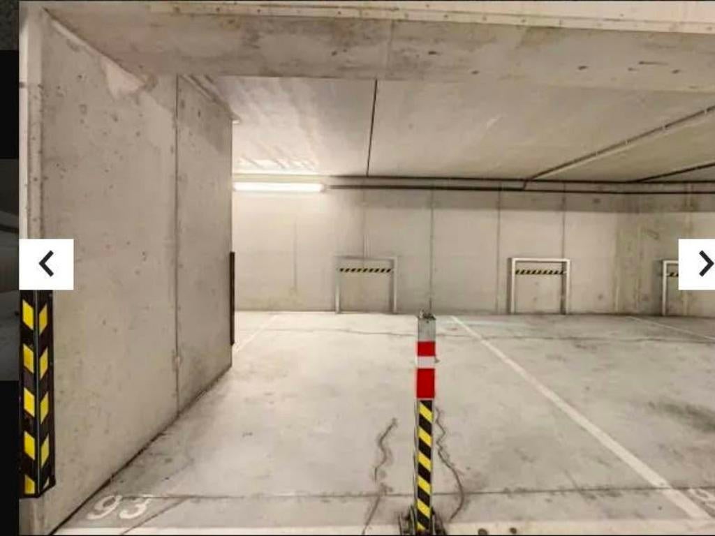 Place de parking de Jette non loin de l'hôpital UZ, Bruxelles
