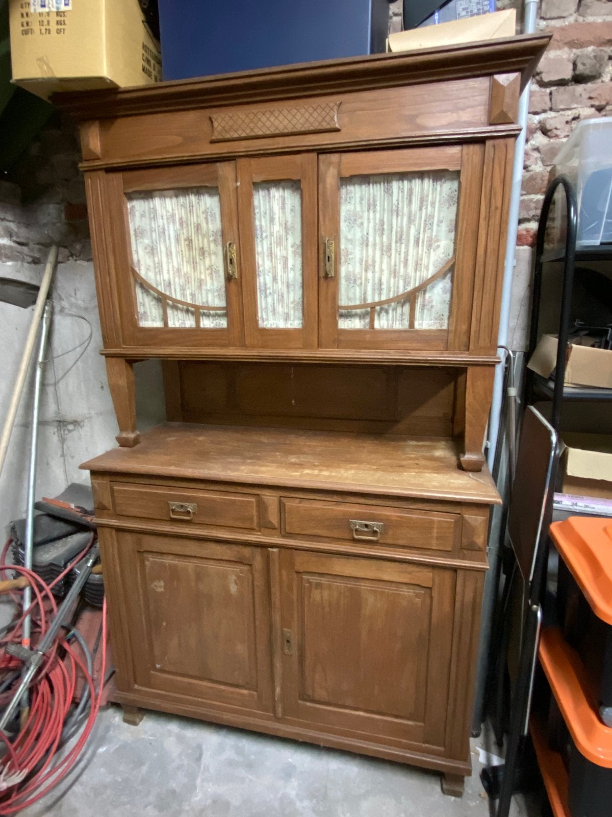 Armoire ancienne, Enlèvement, Comme neuf