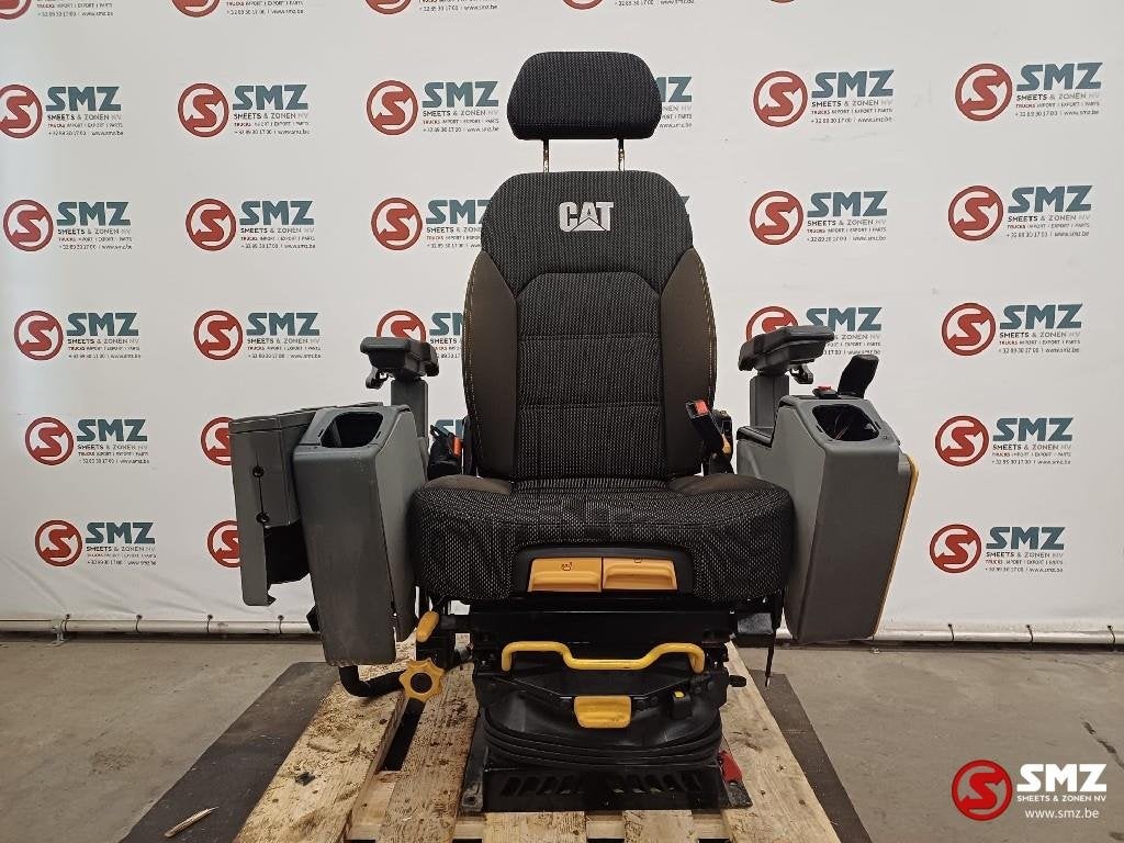 Seat Caterpillar, Zakelijke goederen