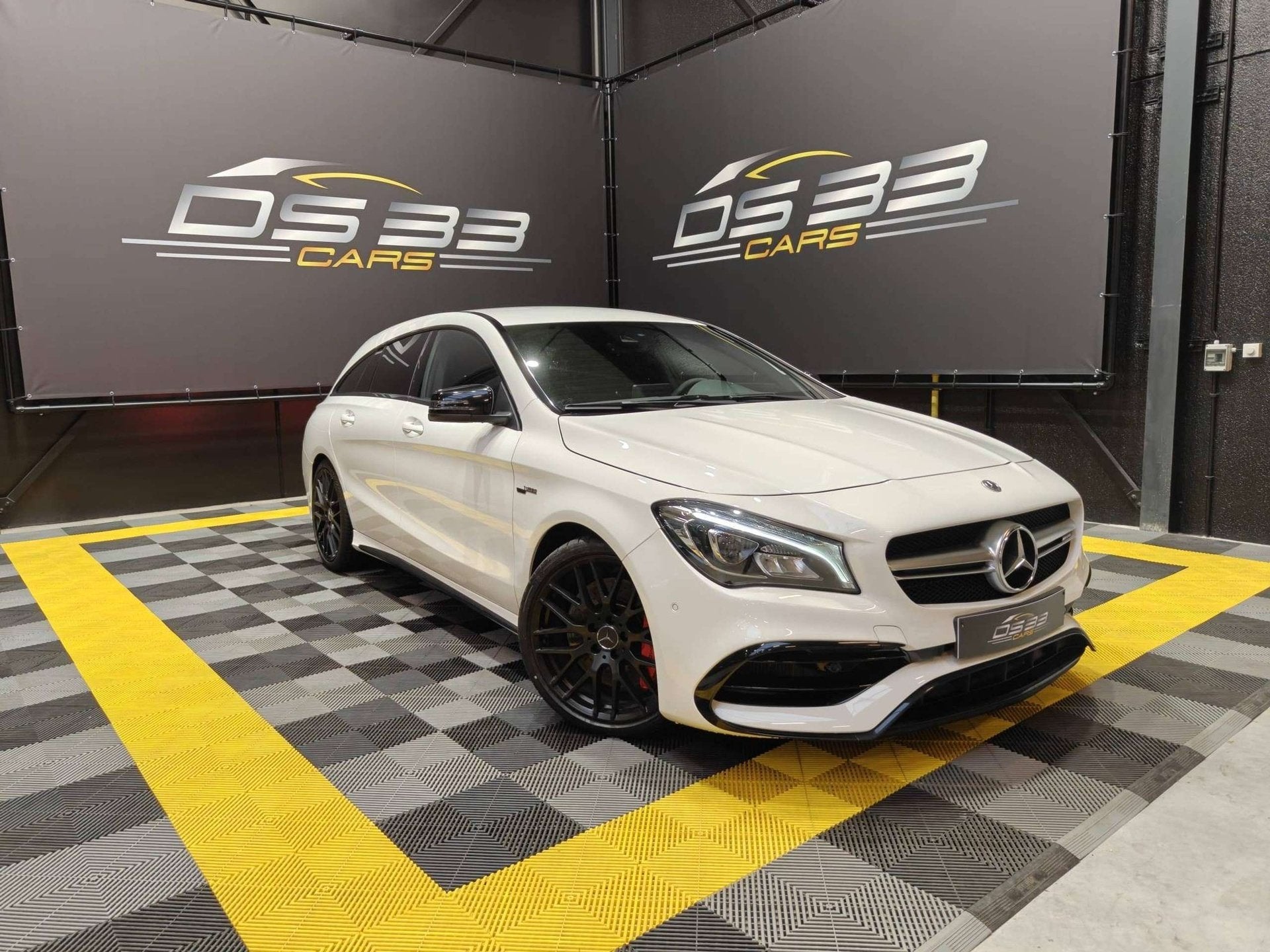 Mercedes-Benz CLA 45 AMG 4-Matic 381pk/Schaalstoelen/CAM/Har, Autos, CLA, Achat, Entreprise, Automatique
