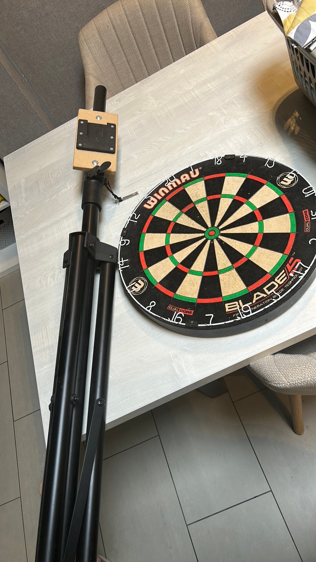 dartsbord voor in huis te zetten met staander, Enlèvement, Comme neuf