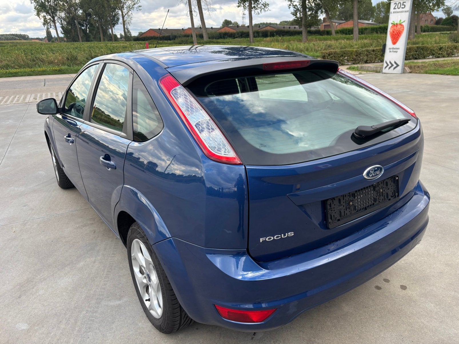 FORD FOCUS 1.4iBENZINE 125.000KM/1STE EIGENAAR/AIRCO/5-DEURS, Focus, Dealer onderhouden, Stof, Zwart
