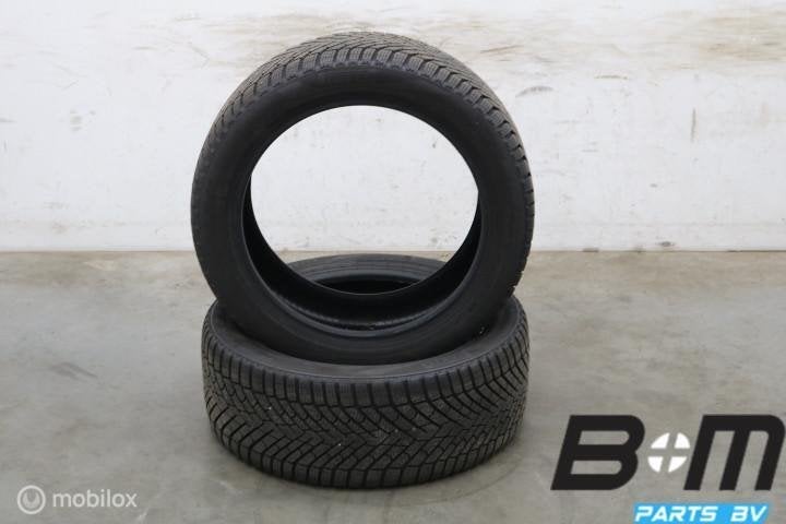 2 x 2354518 94V Pirelli Cinturato Winter2 6.5mm 235 45 18, Auto-onderdelen, Banden en Velgen, 18 inch, Gebruikt, Winterbanden
