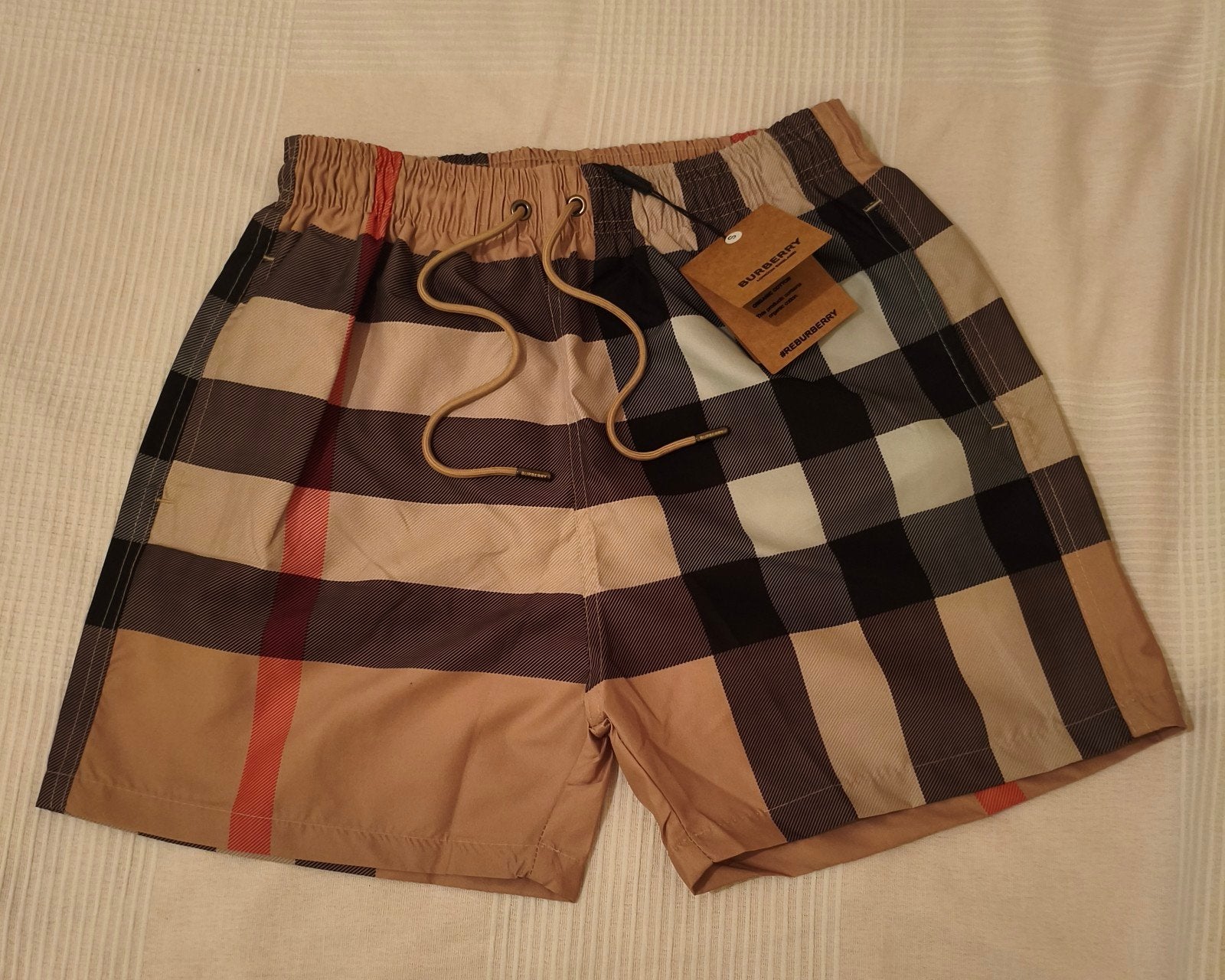 Short Burberry, Enlèvement ou Envoi, Beige, Short de bain, Taille 46 (S) ou plus petite
