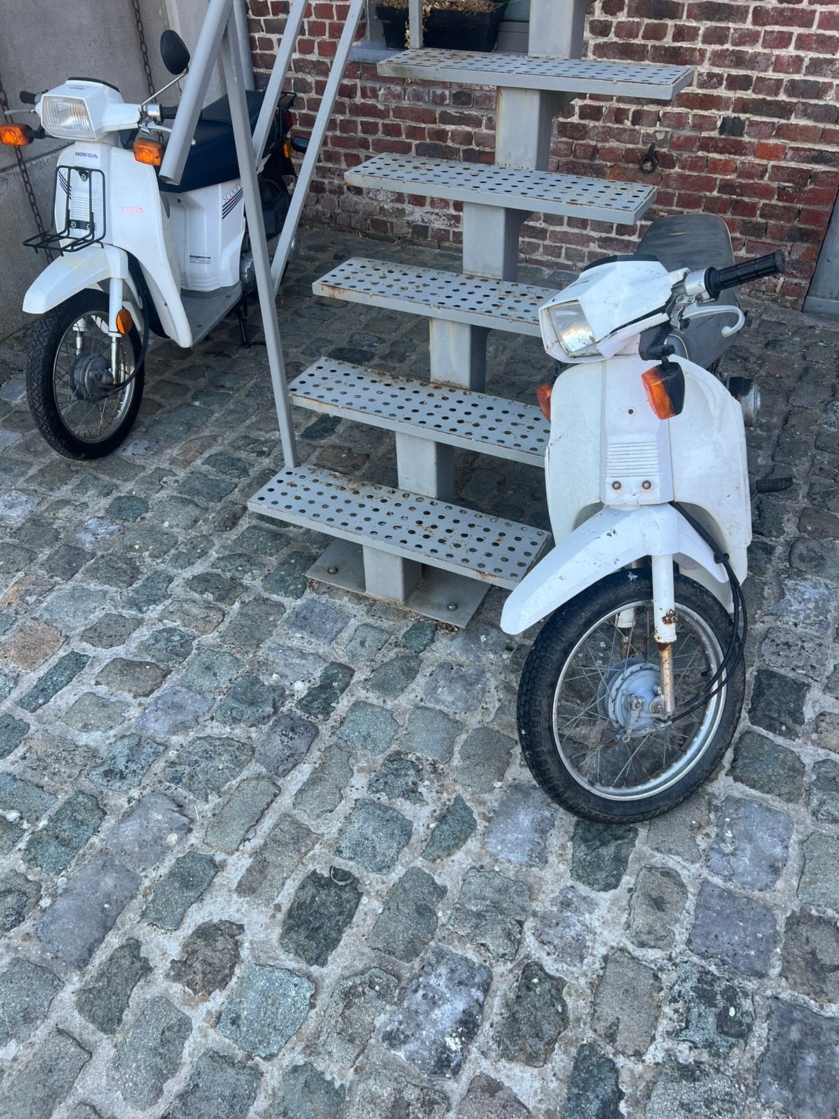 Honda sh50 (scoopy) + donneur de piece, Ophalen, Zo goed als nieuw