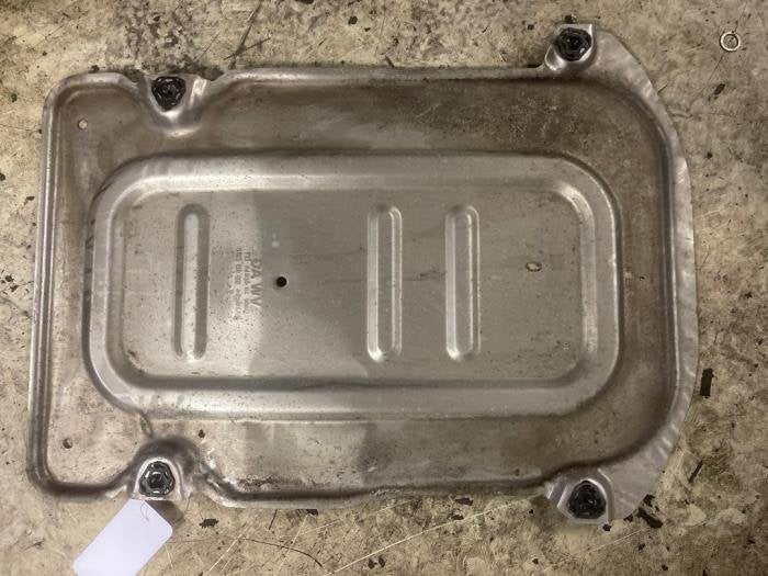 Plaque de protection sol d'un Volkswagen Polo, Volkswagen, -, 3 mois de garantie, Utilisé