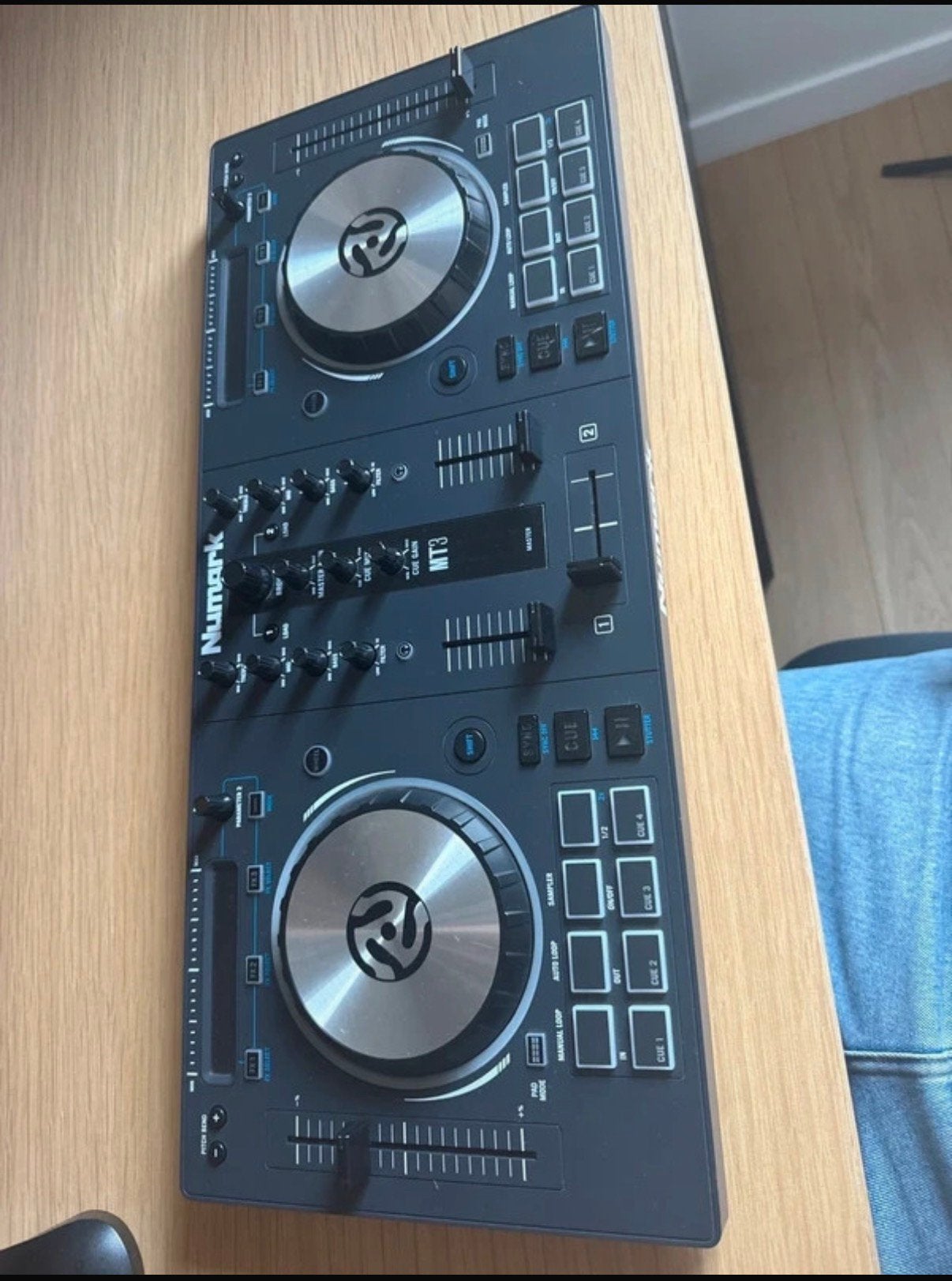 een Numark Mixtrack 3 DJ-controller, Ophalen of Verzenden, Zo goed als nieuw, Draaitafel, Numark