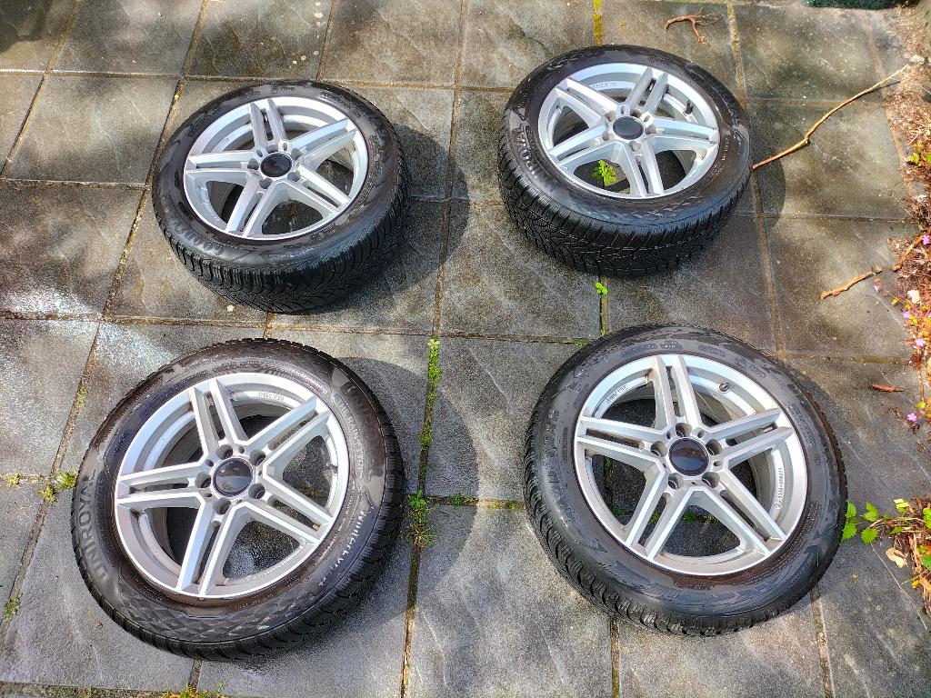 Set aluminium velgen Mercedes met winterbanden Uniroyal, Auto-onderdelen, Banden en Velgen, Ophalen, Gebruikt, Velg(en), 16 inch