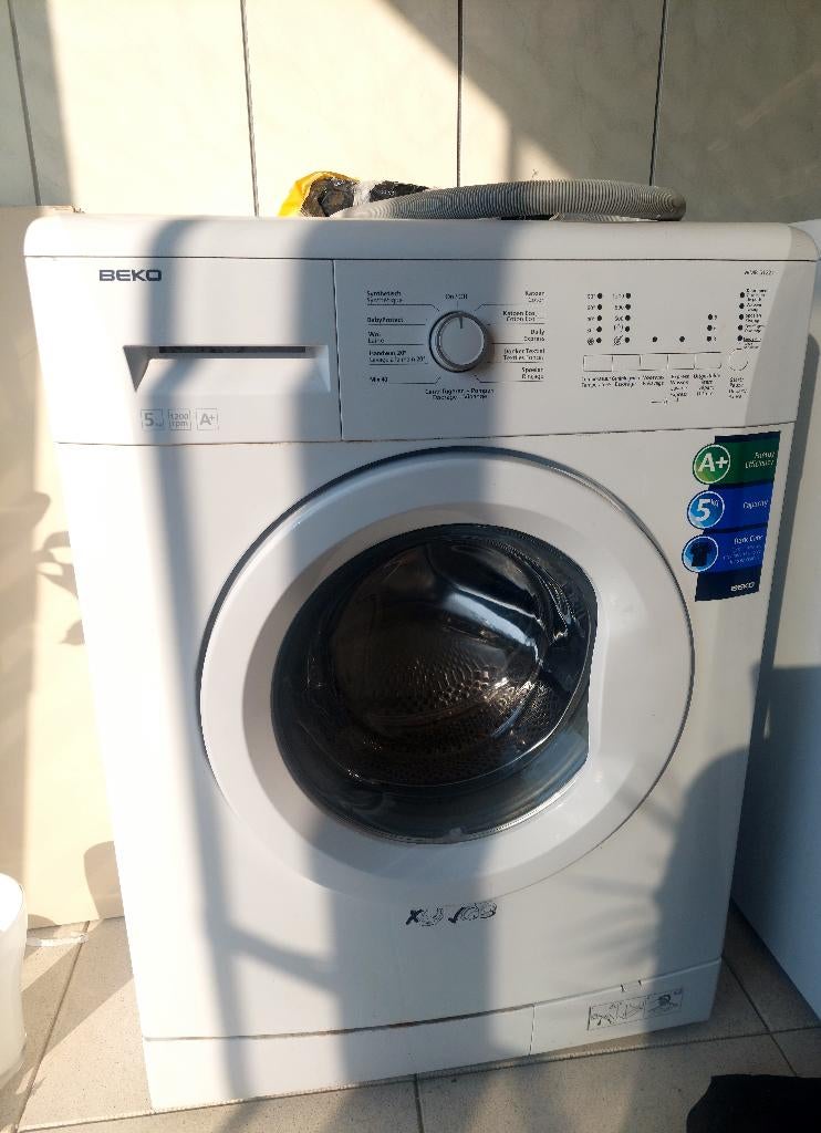 Machine à laver Beko, Electroménager, 1200 à 1600 tours, Classe énergétique A ou plus économe, 4 à 6 kg, Chargeur frontal
