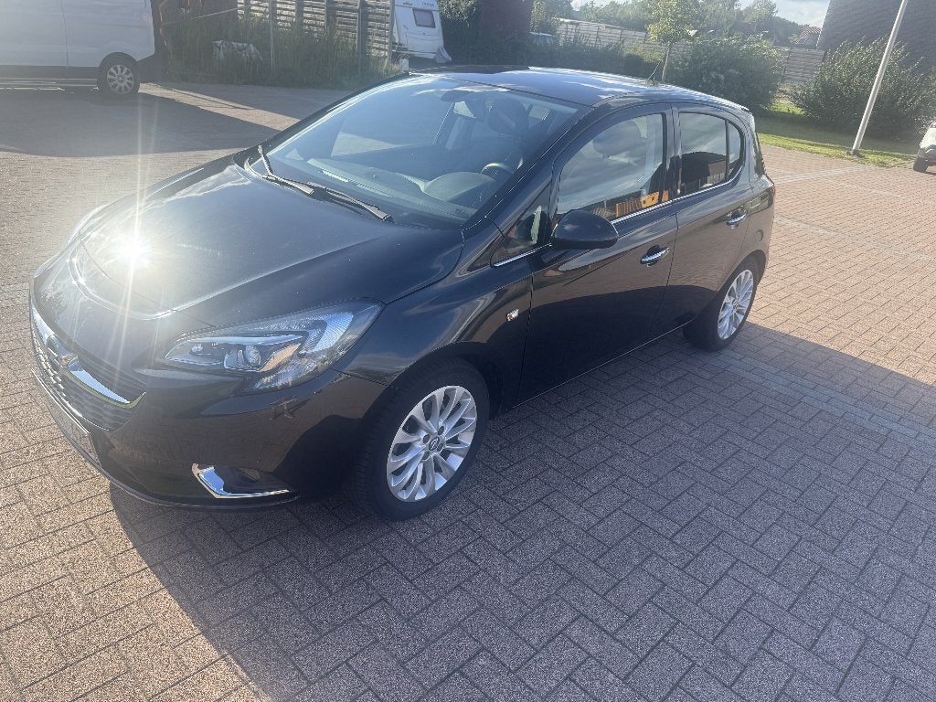 Opel Corsa Cosmo, Voorwielaandrijving, Bi-Xenon koplampen, Stof, Zwart