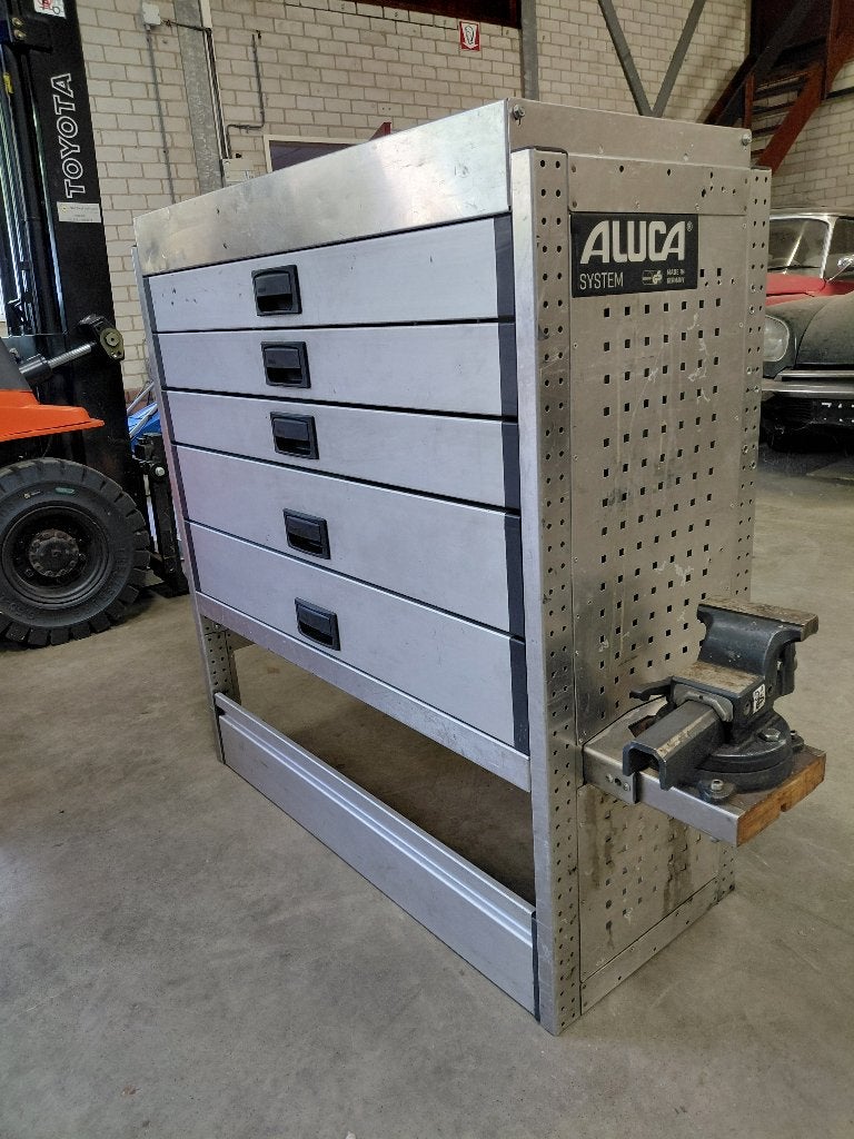 ALUCA KAST(1203) L 130 B 42 H 110 € 649, Auto diversen, Ophalen, Zo goed als nieuw
