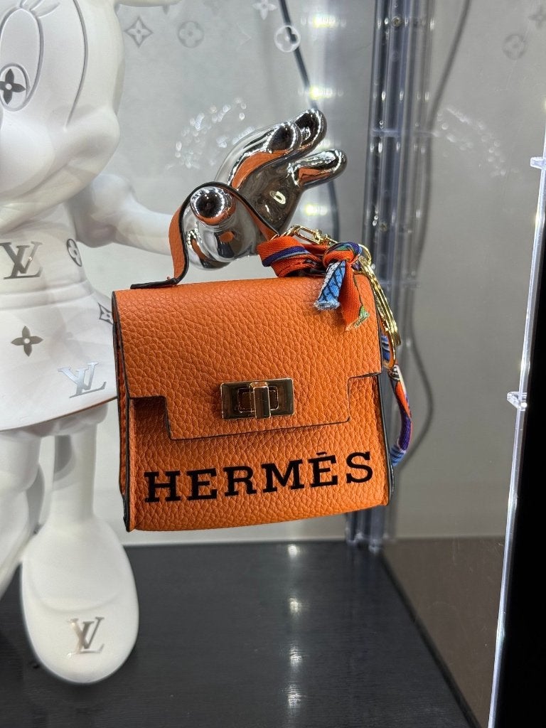 Louis Vuitton Minnie, Antiquités & Art, Art | Objets design, Enlèvement, Plastique, Numéroté