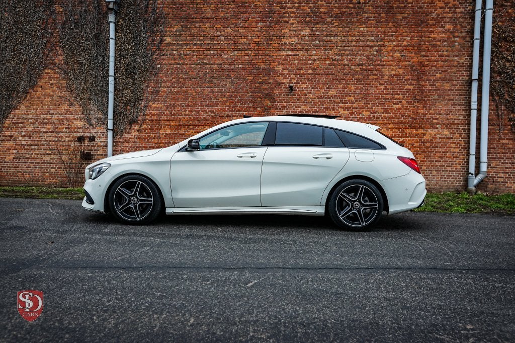Mercedes Benz Cla180 AMG line*Open dak*, Auto's, Wit, https://public.car-pass.be/vhr/bc0a6bac-5294-4974-a101-41962e211e63, Bedrijf