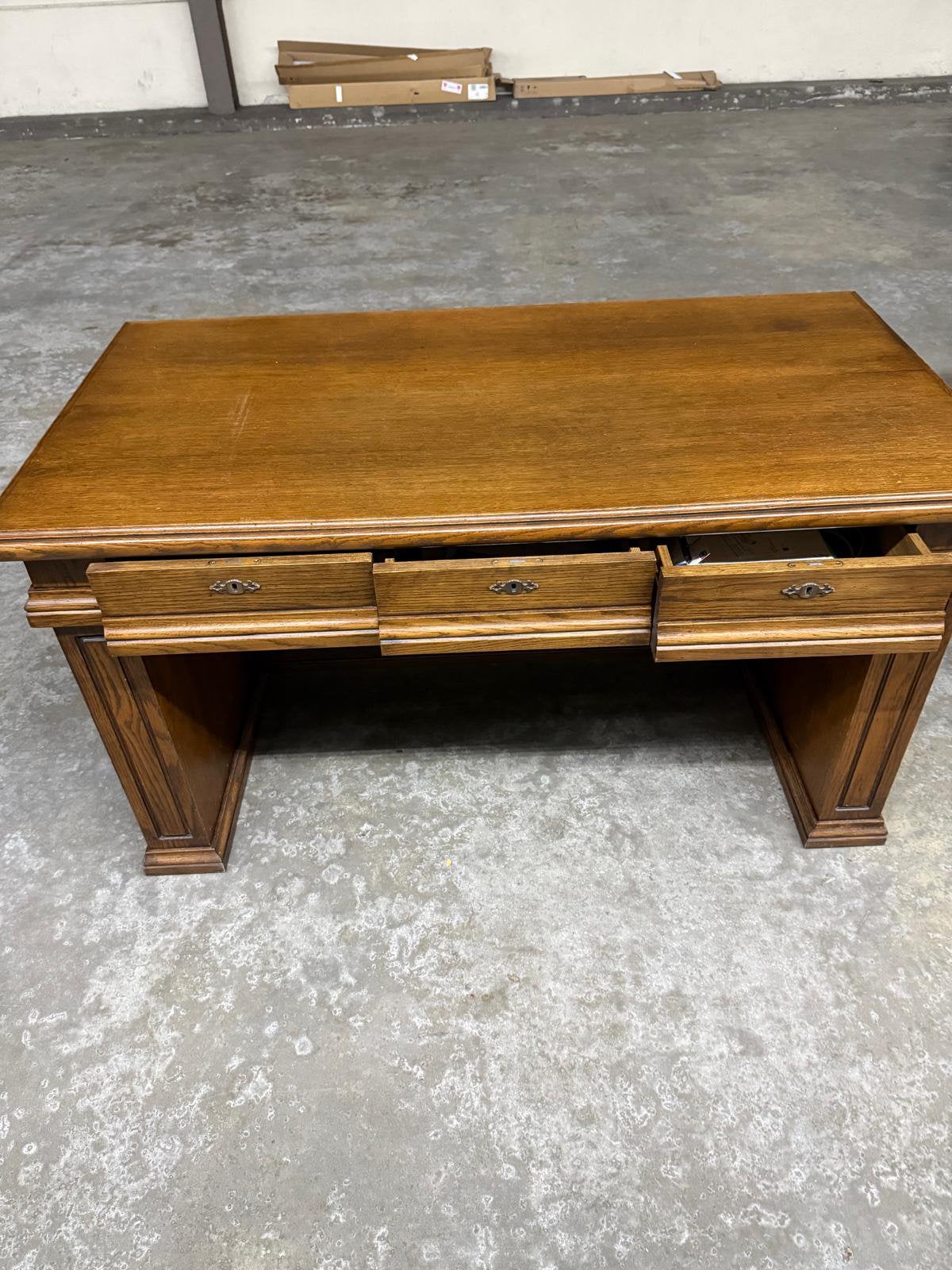 Bureau, Ophalen