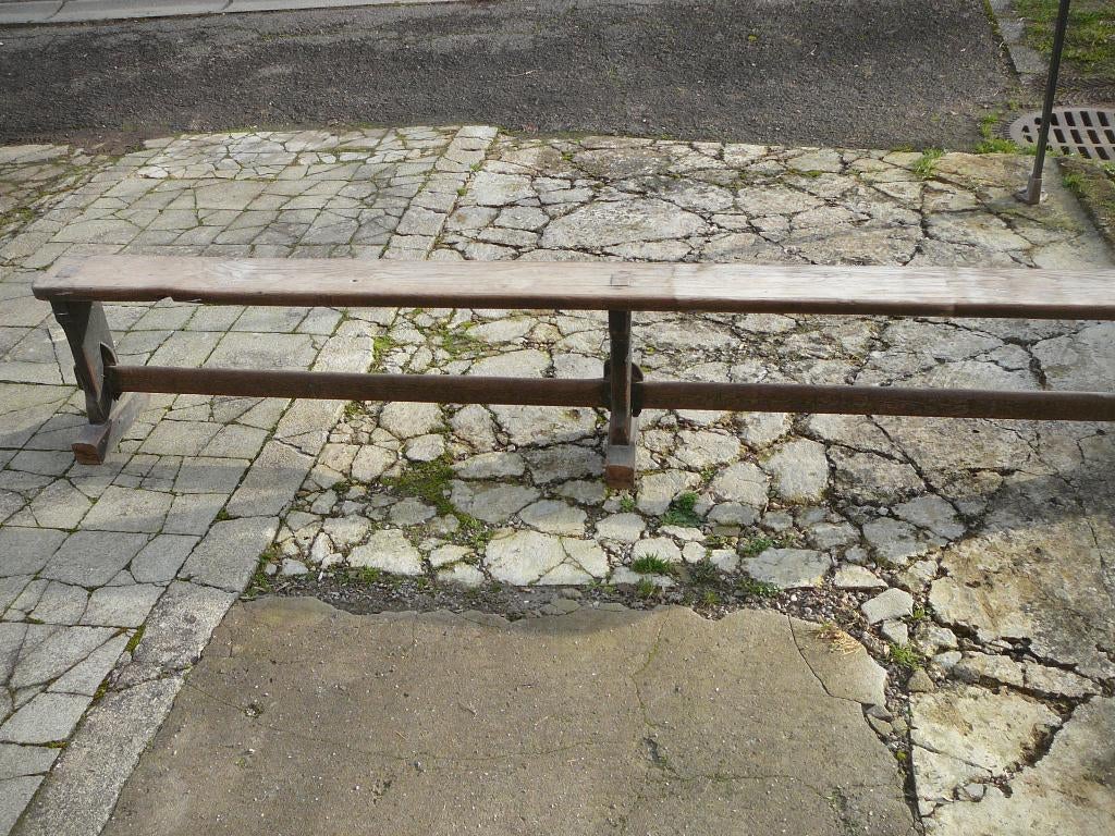 Ancien banc d'église, Enlèvement
