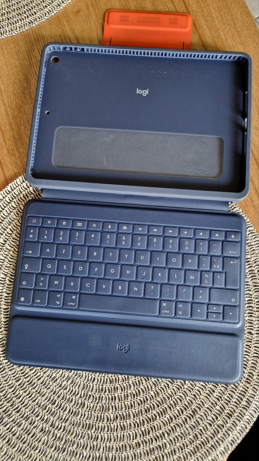 Logitech rugged combo 3 (ipad), Ophalen