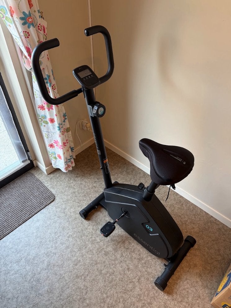 Domyos Essential 03 Hometrainer / Fitnessfiets, Sport en Fitness, Fitnessapparatuur, Ophalen, Kunststof, Gebruikt, Benen