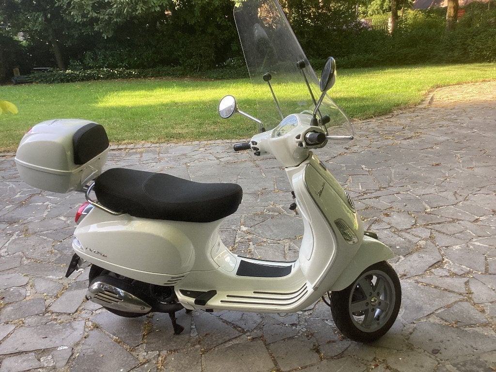 VESPA : starten en rijden !, Fietsen en Brommers, Ophalen