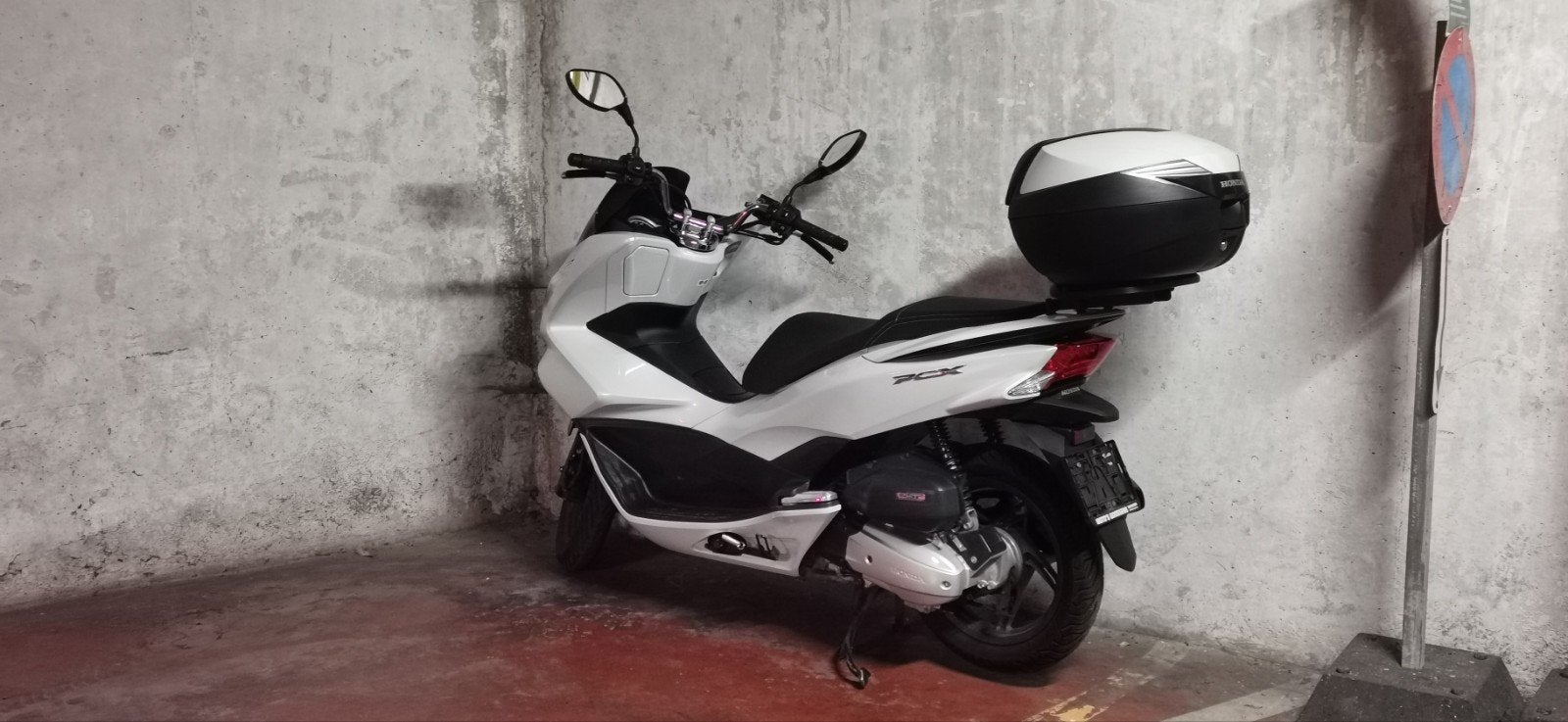 HONDA PCX 125 (2018) - ABS - État Neuf + Kit Hiver Tucano Ur, Motos