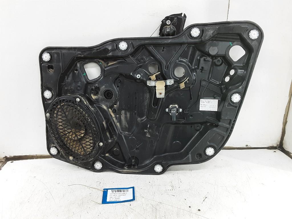 VITRE MECANISME AVANT DROIT Jeep Renegade (BU) (C36096104), Jeep, Mevr. I. Hauben, Utilisé, Rue de l'Espoir 34 34
4030  GRIVEGNÉE, BE