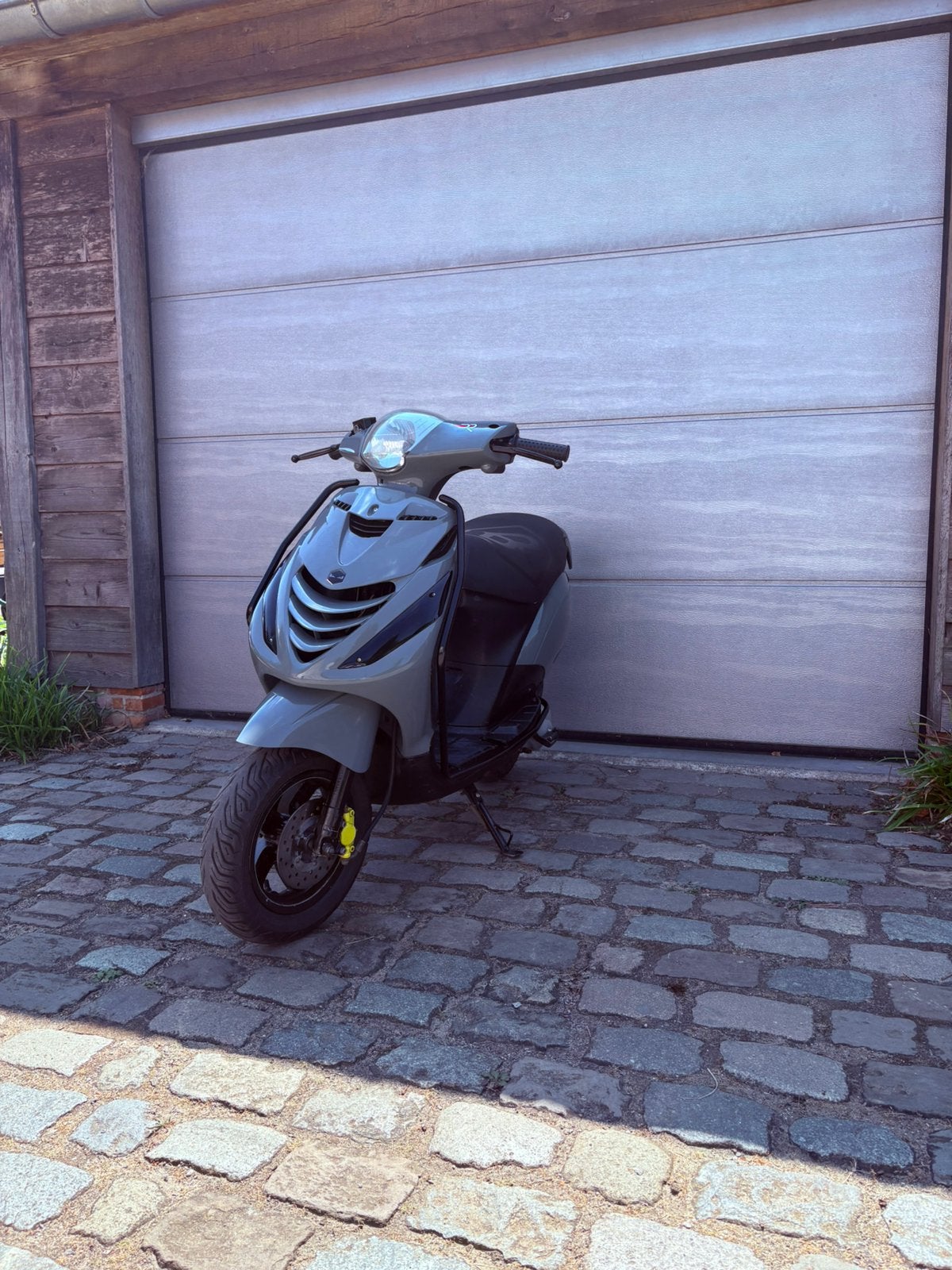 Piaggio zip 2000 2t b klasse, Fietsen en Brommers, Ophalen, Zo goed als nieuw, Zip