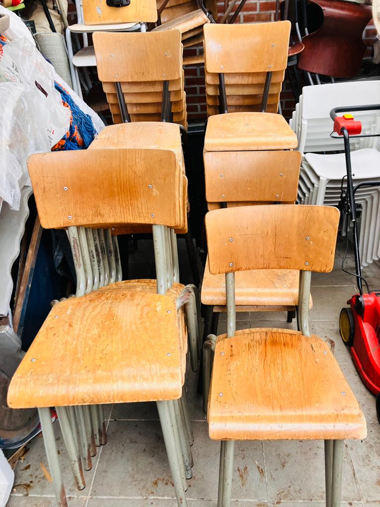 Vintage houten schoolstoelen en stapelstoelen, Enlèvement