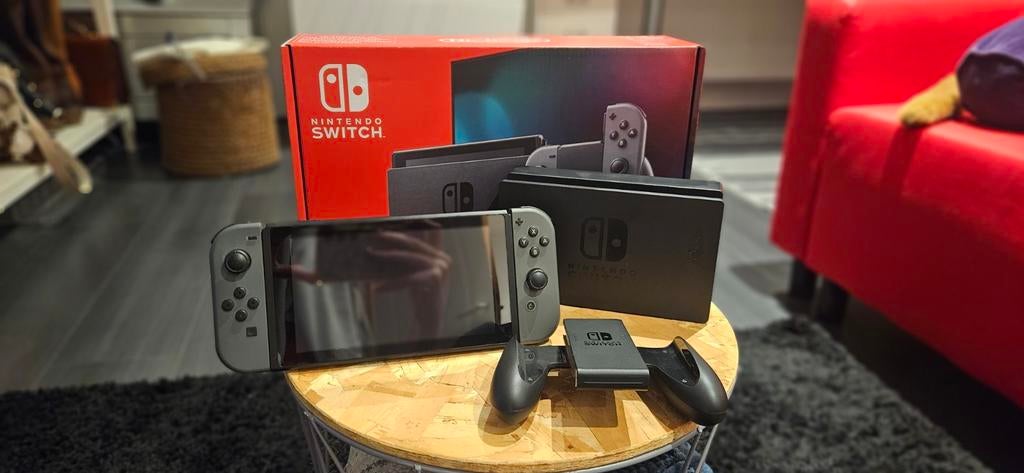 Switch V2 2019, Consoles de jeu & Jeux vidéo, Consoles de jeu | Nintendo Switch, Utilisé, Switch 2019 Upgrade, Enlèvement